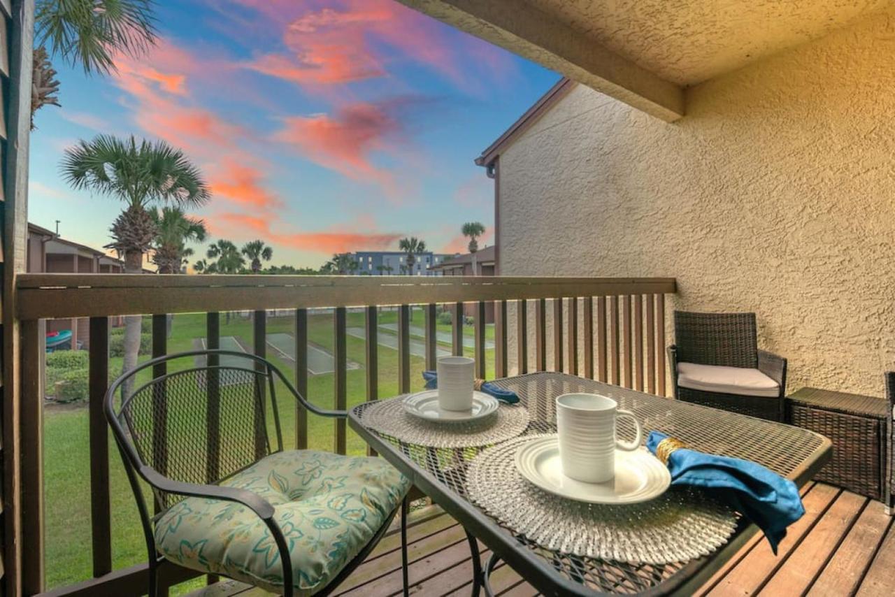 Experience Starlit Nights From Beach Happy'S Balcony Overlooking The Community Pool At Beachwalk Villa Panama City Beach Dış mekan fotoğraf